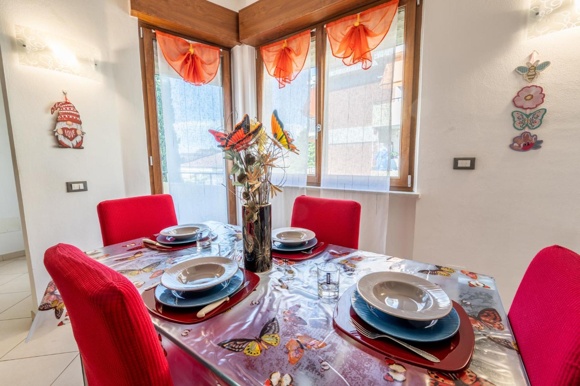 New Luxury 2Bdr Terrace, Views, Ac Apartment Marina Di Carrara Exterior photo