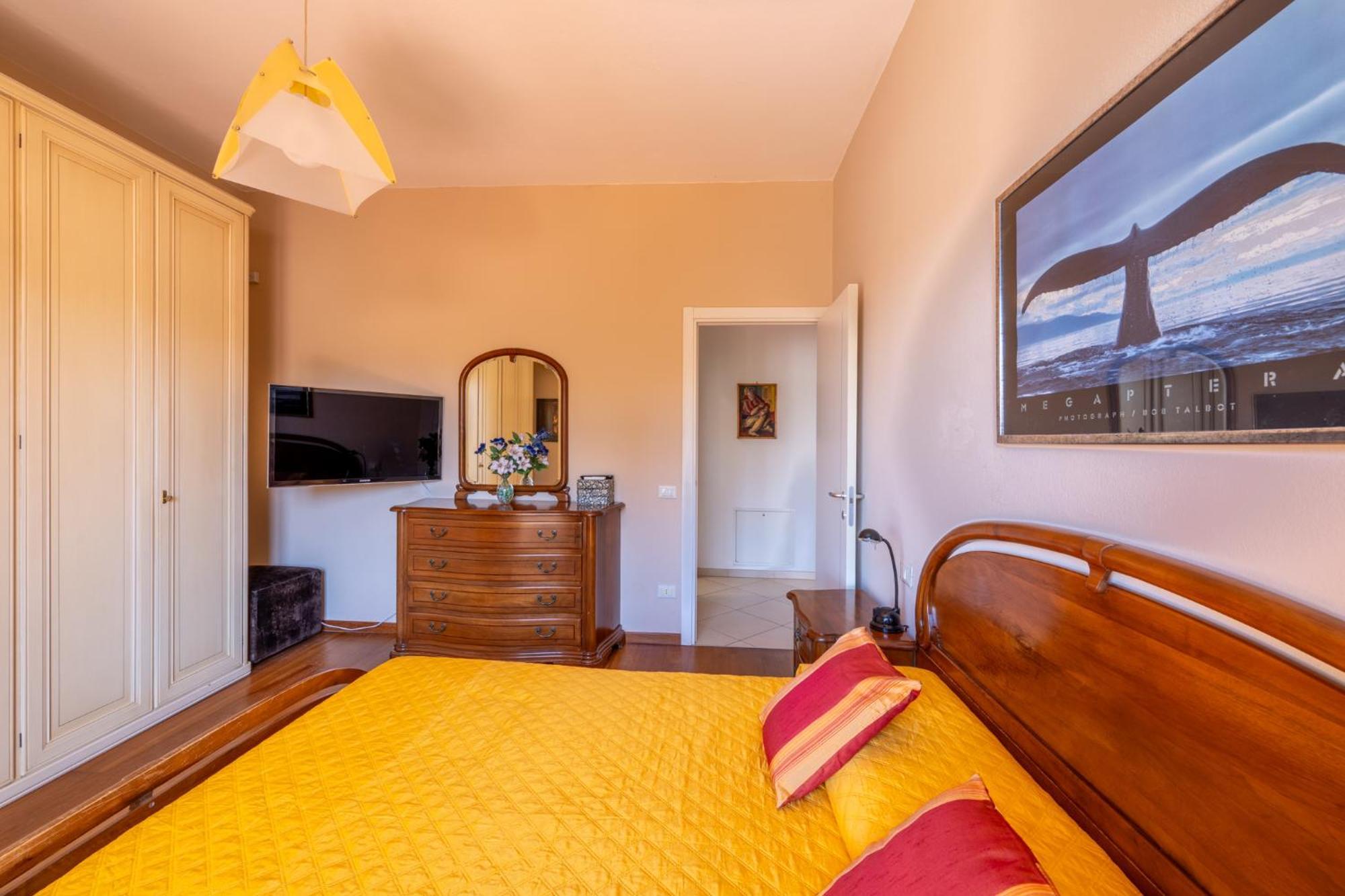 New Luxury 2Bdr Terrace, Views, Ac Apartment Marina Di Carrara Exterior photo